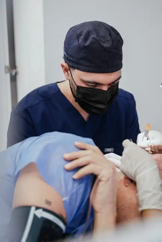 Cirugía de implante capilar en Medellín - Dharma Hair 2