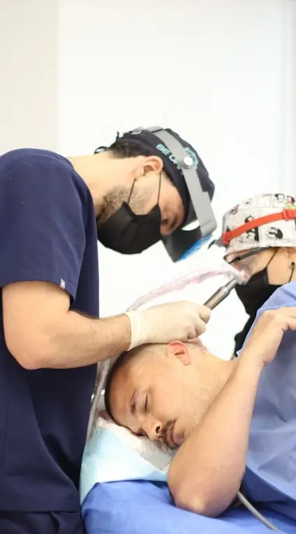 Cirugía de implante capilar en Medellín - Dharma Hair