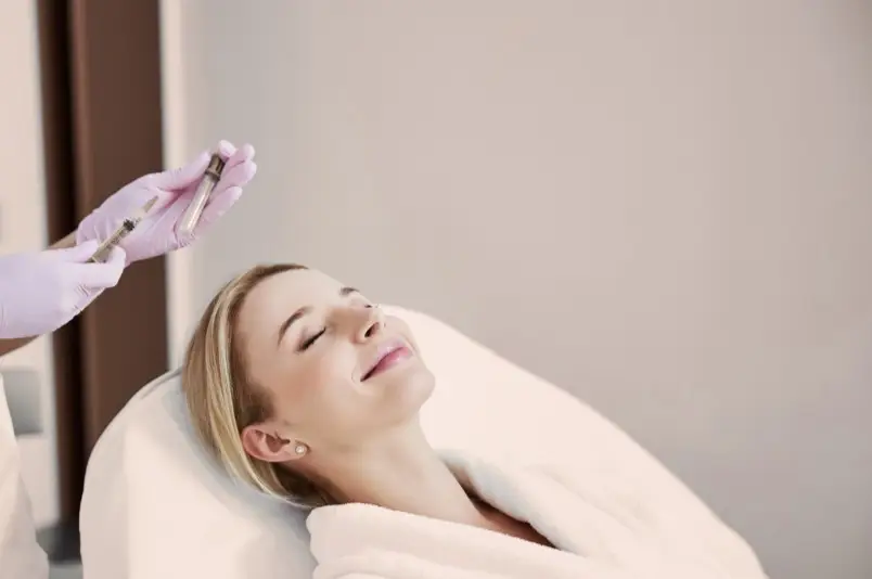 Plasma rico en plaquetas para la caída del cabello después del parto en Medellín - Dharma Hair