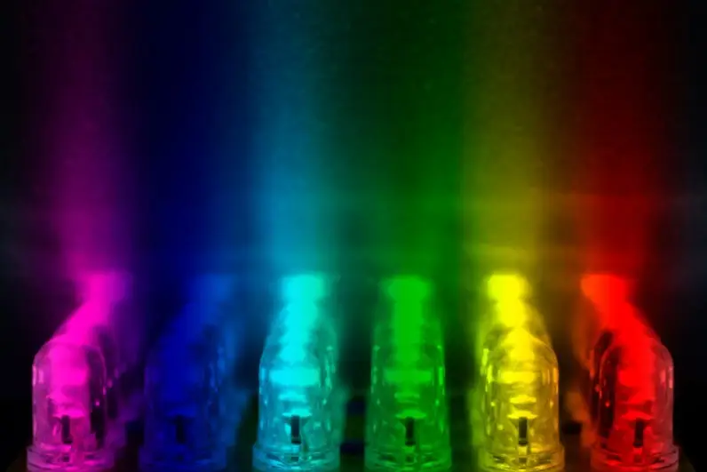 Tratamientos para la caída del cabello - láser led - clínica Dharma Hair en Medellín